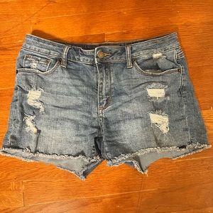 Just USA Willa mid rise distressed fray hem denim short